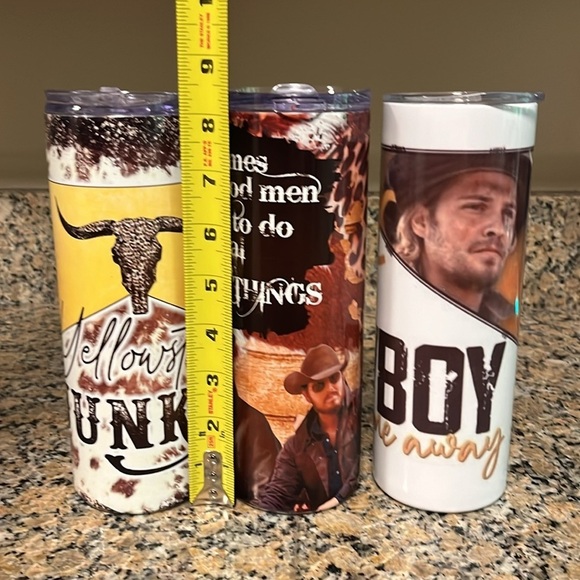 SET OF 3️⃣ YELLOWSTONE Tumblers with Lids - Picture 14 of 15